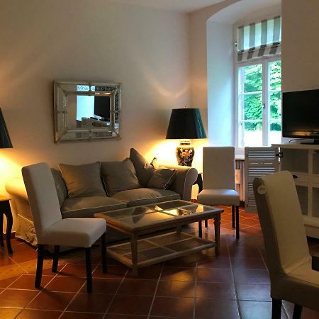 Elegantes Gaesteapartment Verano In Schloss Und Hofgut Langenzell Wiesenbach ภายนอก รูปภาพ
